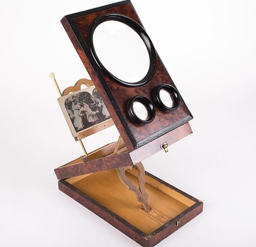 19 th .French Graphoscope stereoscope burl wood veener - 3