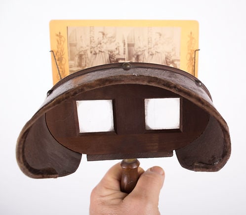 Antique French stereoscopic viewer 19th. with 40 views - 3