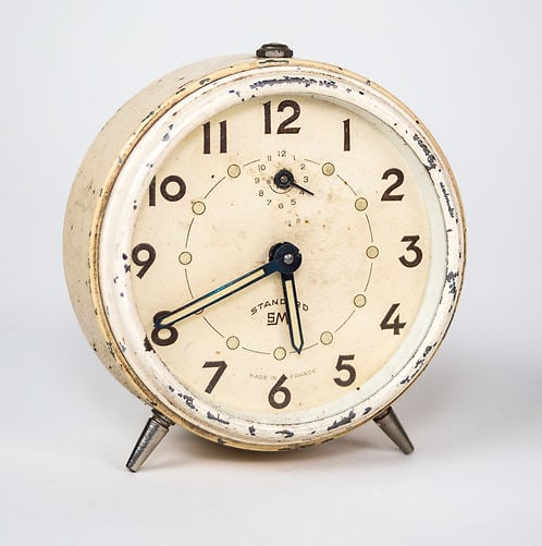 French white Art Deco alarm Clock SMI France: French Art Deco white alarm clock , maker SMI France ,Société Méridionale d'Industrie, Marseille, France. T , not working condition , good for decorative purpose ot to refurbished with 