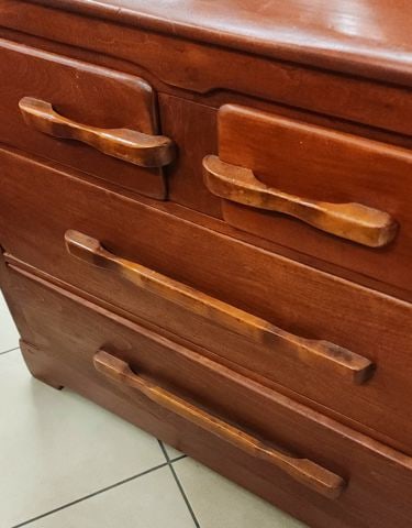 Antique Cushman Colonial Creations Maple 4-Drawer Dresser w/ Rare Distinctive Wide Scalloped Pulls. - 4