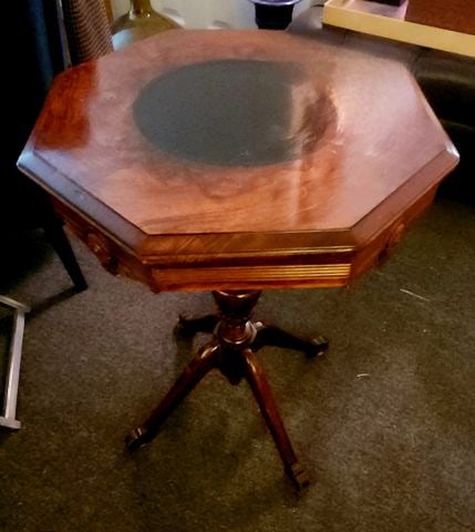 Rare antique Victorian or Regency octagonal burr walnut side table w/ ebonized wood insert 19"diam x - 7