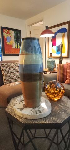 Stunning 21h hand-thown ceramic art vase w/ bold striped design & great shadow illusion. Signed 2022 - 2