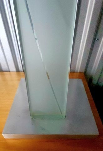Luebtow Striking 40" Monumental Glass Single-Column Linear Sculpture, 80s. A collector-level piece. - 5