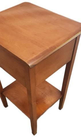Vintage Mid-Century Cushman Colonial Creations "Molly Stark" Country Style Pedestal Night Table. - 3