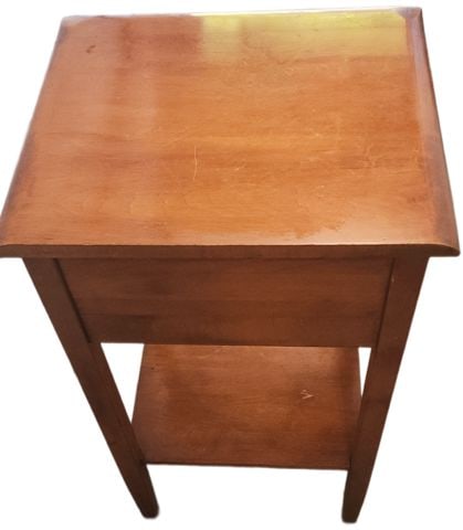 Vintage Mid-Century Cushman Colonial Creations "Molly Stark" Country Style Pedestal Night Table. - 4