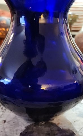 Striking Mid-Century 8.5D x 9H Cobalt Blue Art Glass Sculptural Murano Vase w/ Elegant White Piping - 9