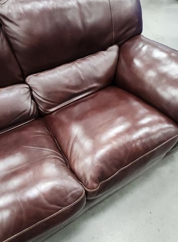 Luxury "Simon Li" Top-Grain Double-Stitched Leather 2-Seat Sofa w/ Sewed in Cushions. - 4