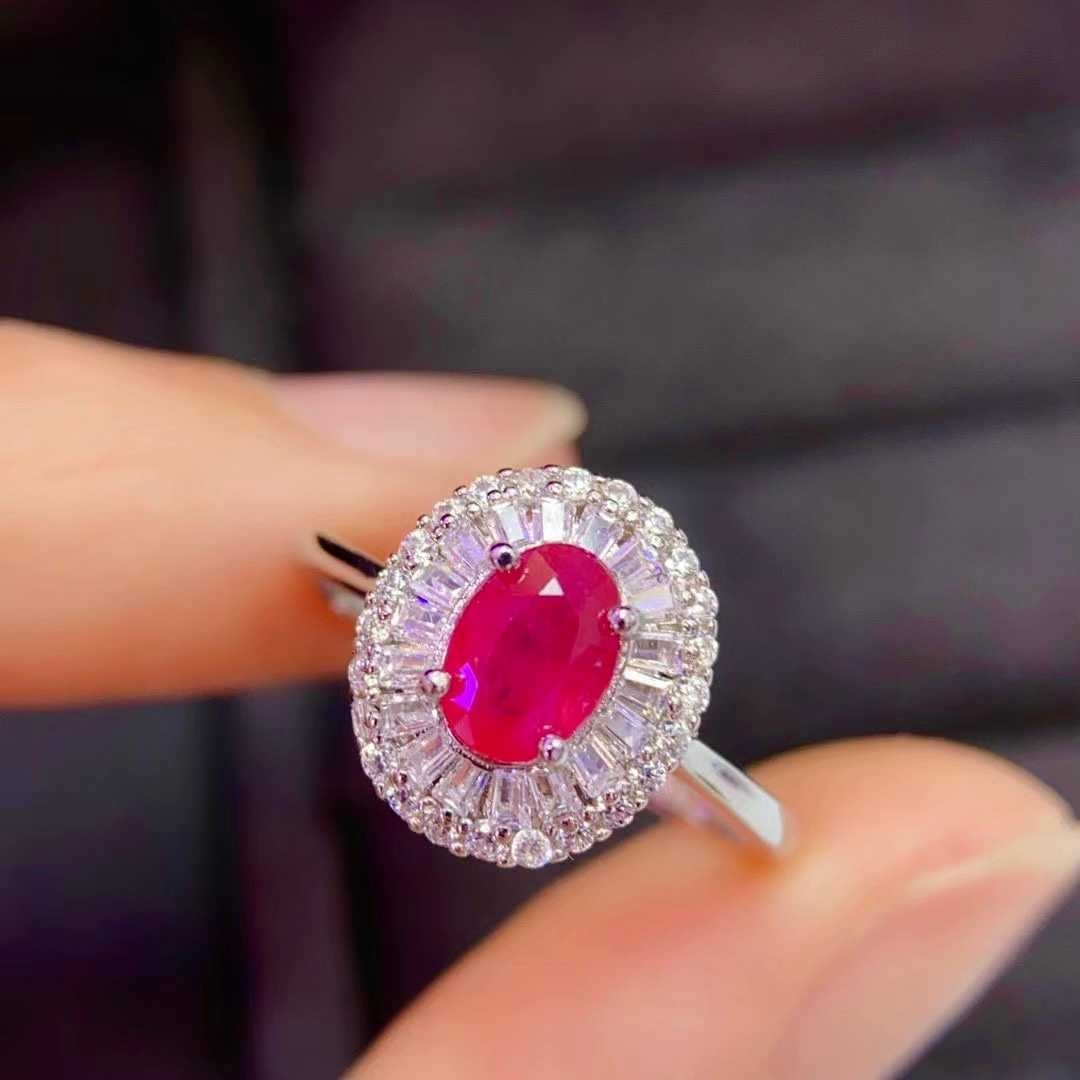 925 Silver Pigeon's Blood Ruby Ring: Title: 925 Silver Pigeon's Blood Ruby Ring Description: This ring showcases the unique charm of the ruby with its classic and elegant design. The pigeon's blood hue is captivating, and the brilliance