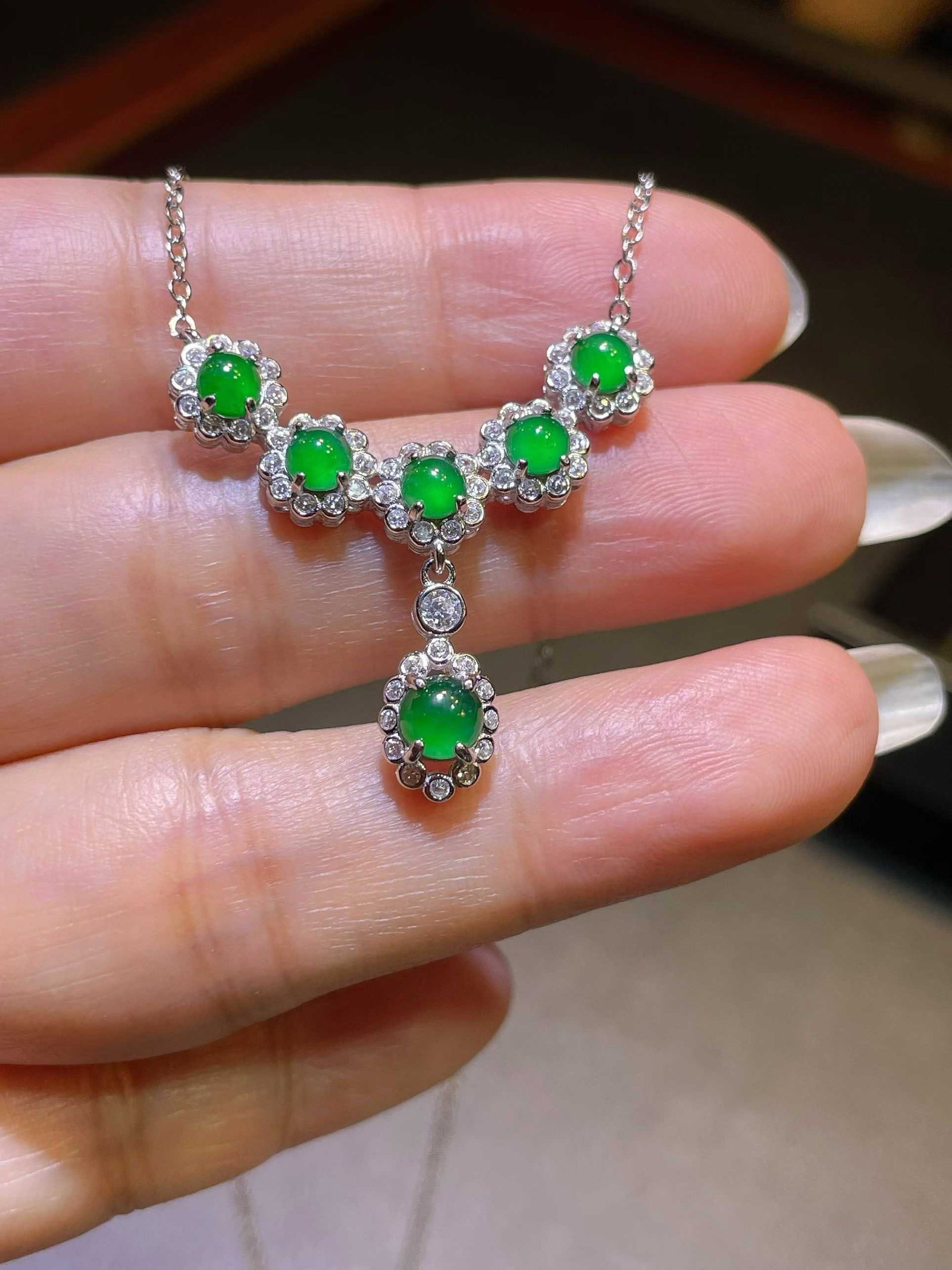 Silver Full Green Jadeite Necklace (1 of 4)
