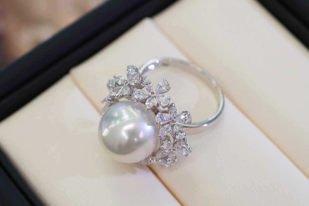 Platinum Seawater Pearl Ring - 2