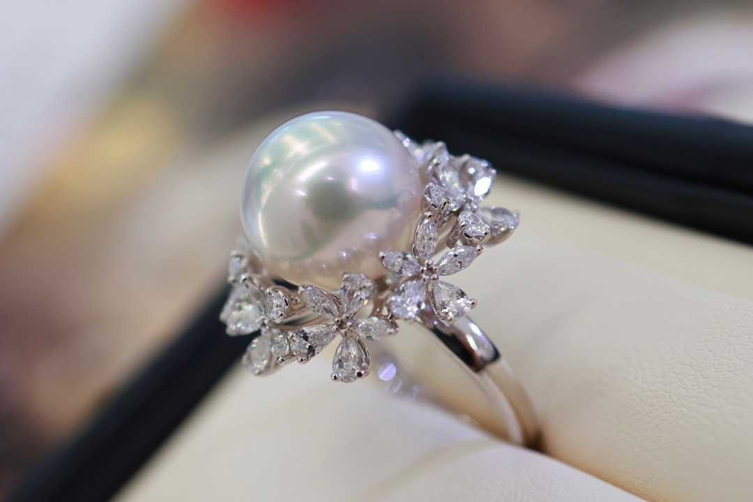 Platinum Seawater Pearl Ring - 3