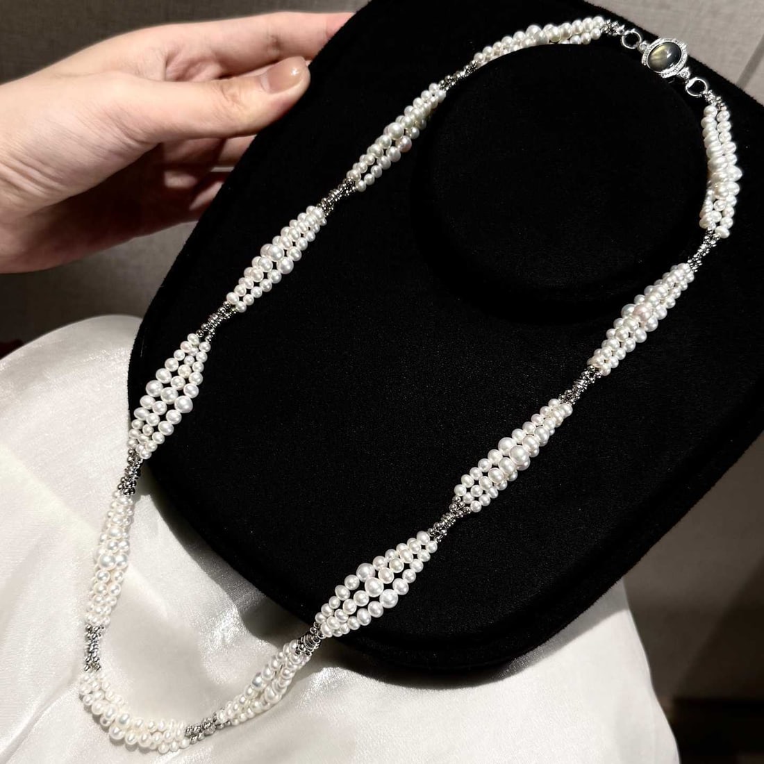 Natural High-Quality Freshwater Pearl Necklace - 6