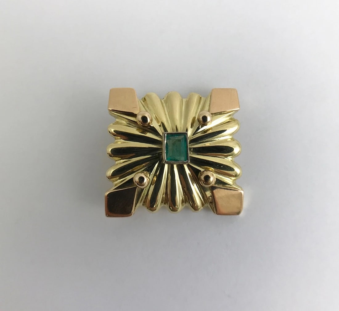 Antique Art Deco Green Emerald Brooch Pin in 18K Yellow Gold, .52 CT, 13.8 Grams - 7