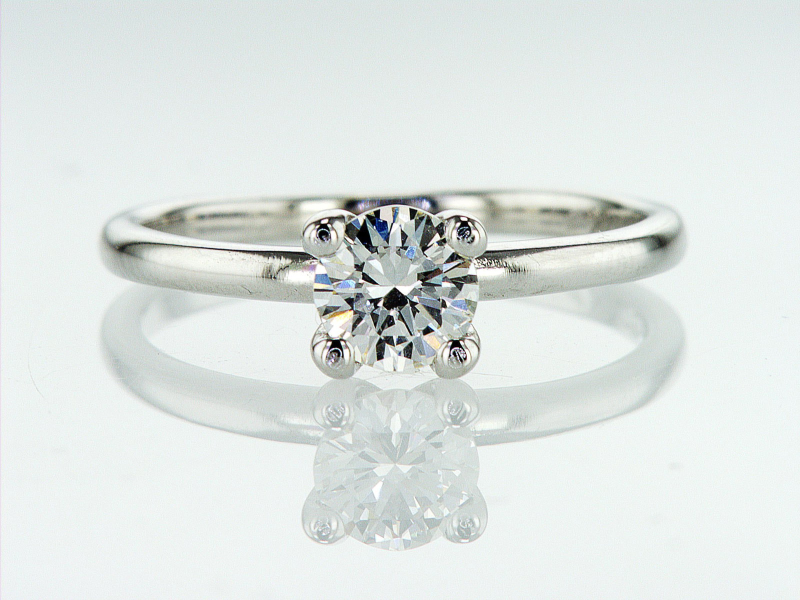 0.60cttw Natural Diamond Ring 14K White Gold 2.28 gr - 2