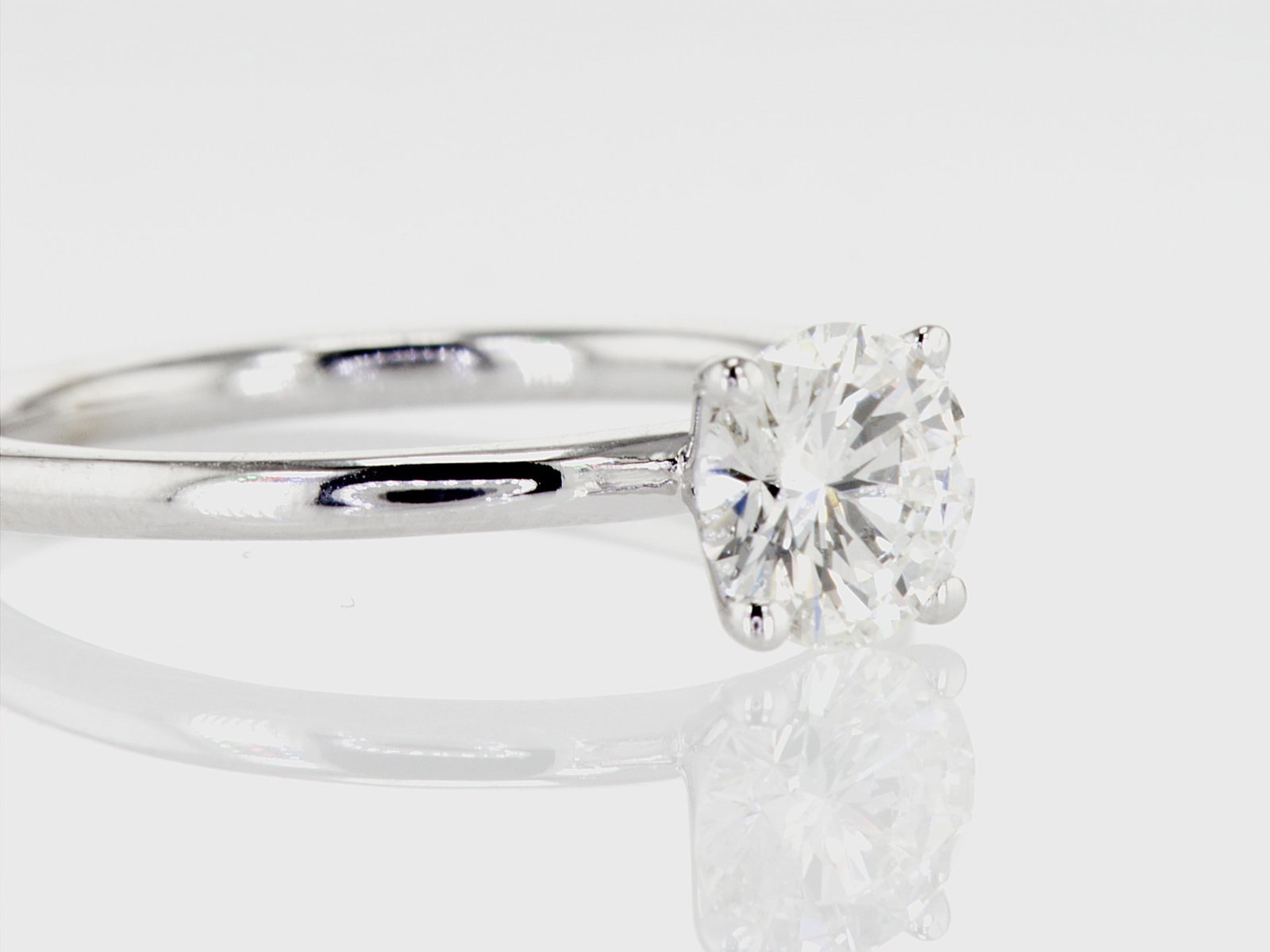 1.04cttw Natural Diamond Ring 14K White Gold 2.58 gr - 2