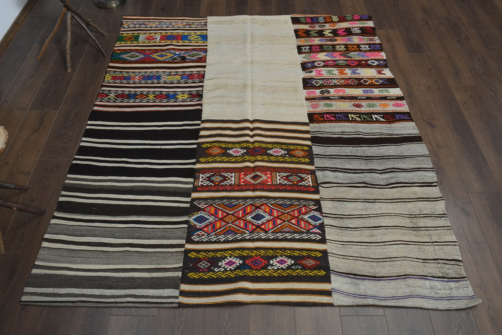 6.5x7.5 ft, ANTIQUE KILIM RUG: Title: 6.5x7.5 ft, ANTIQUE KILIM RUG Description: This Turkish one-of-a-kind Vintage Flatweave Kilim Rug is hand-knotted and handwoven by the most skilled artisans who use pure wool, in vibrant,