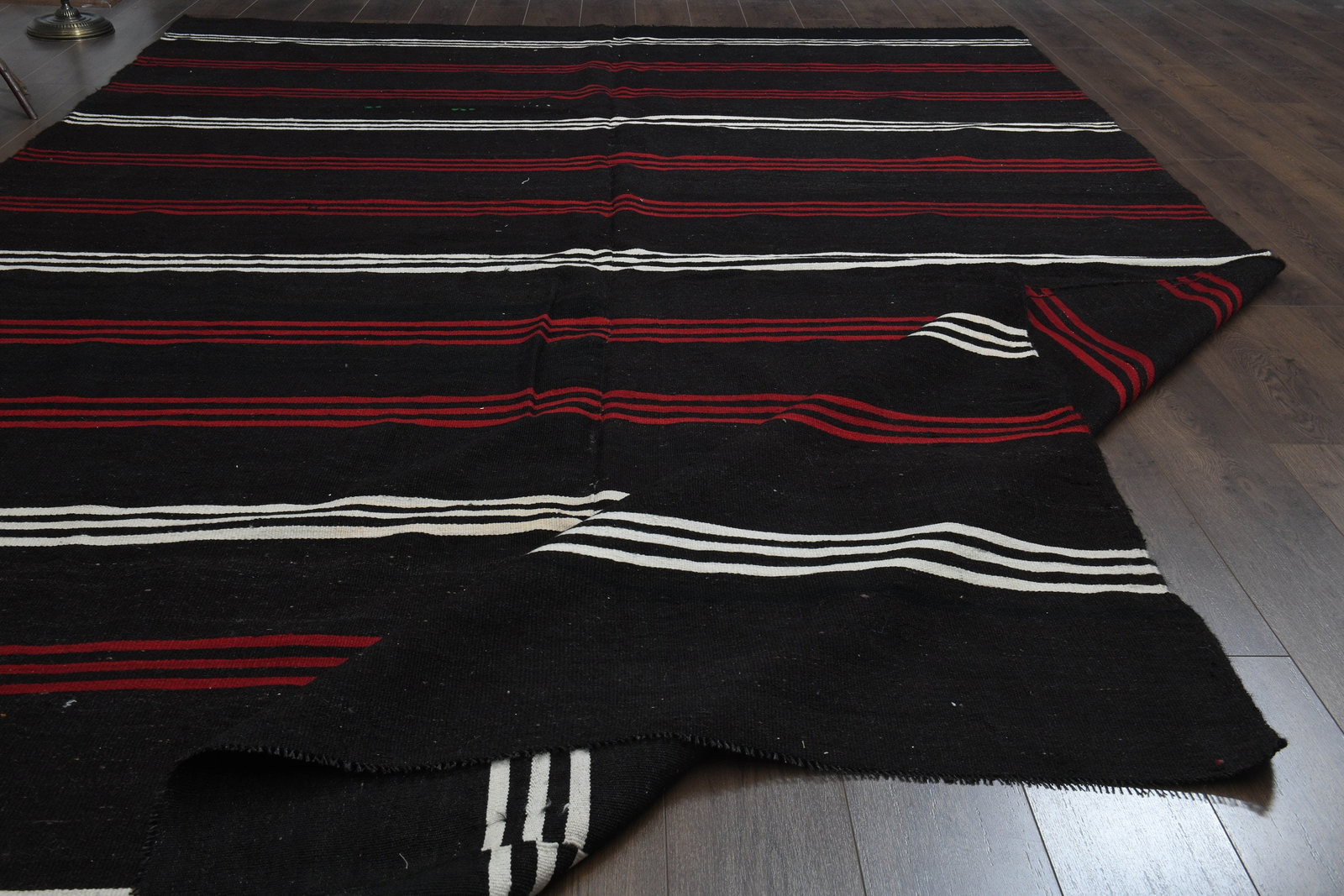 9x13'8 ft, KILIM BOHO DeCOR: Title: 9x13'8 ft, KILIM BOHO DeCOR Description: This Turkish one-of-a-kind Vintage Flatweave Kilim Rug is hand-knotted and handwoven by the most skilled artisans who use pure wool, in vibrant, natural