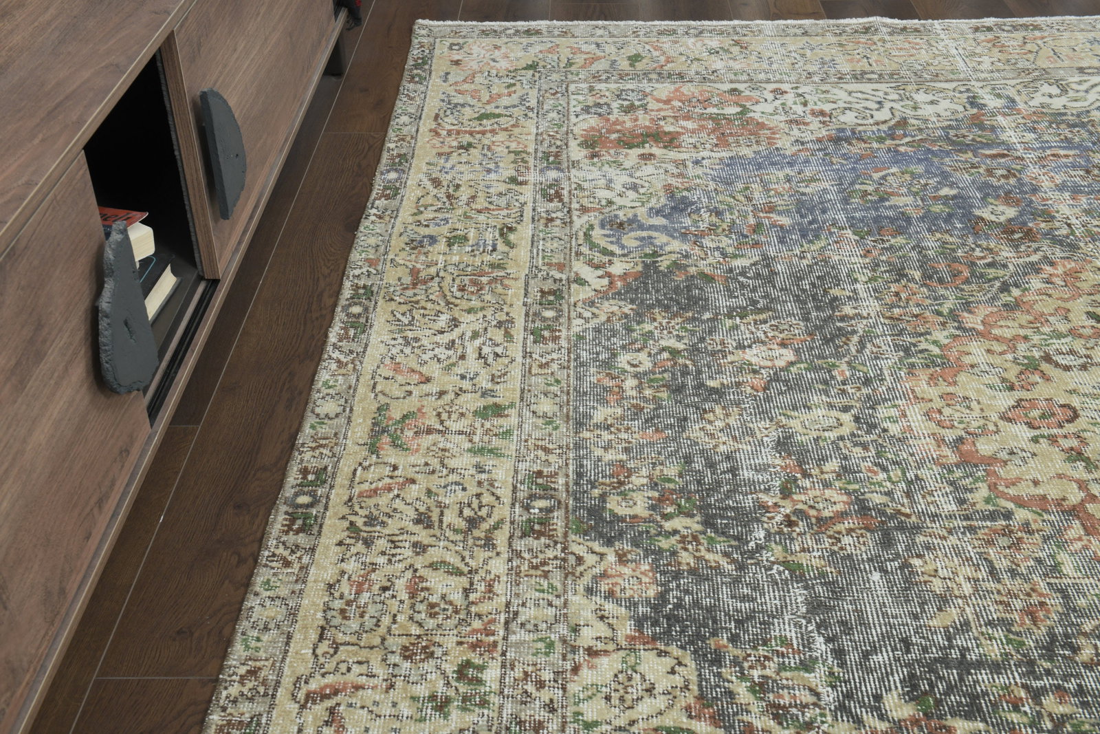 7x9'7 ft, FADED DECOR, VINTAGE Turkish Rug - 4