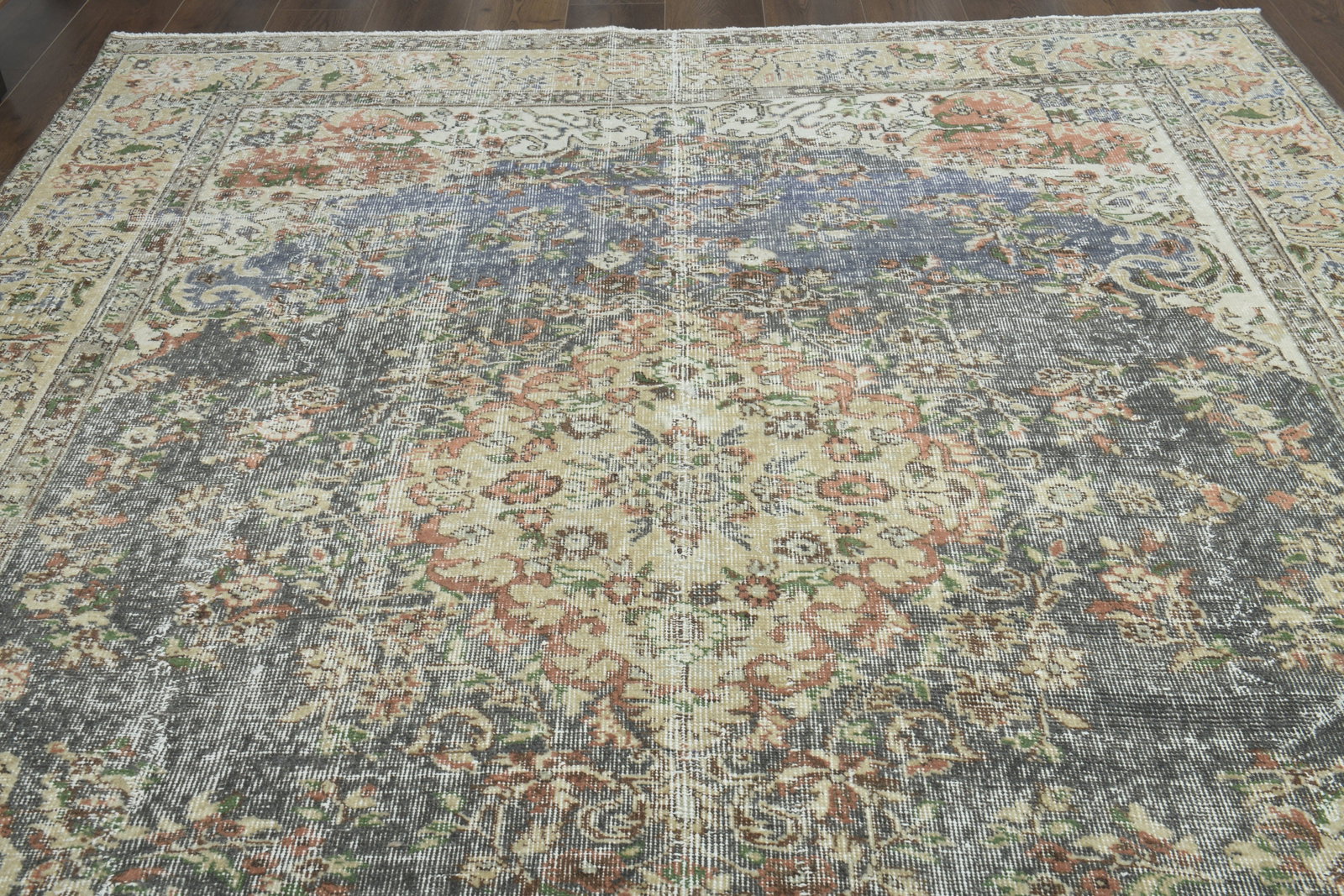 7x9'7 ft, FADED DECOR, VINTAGE Turkish Rug - 5