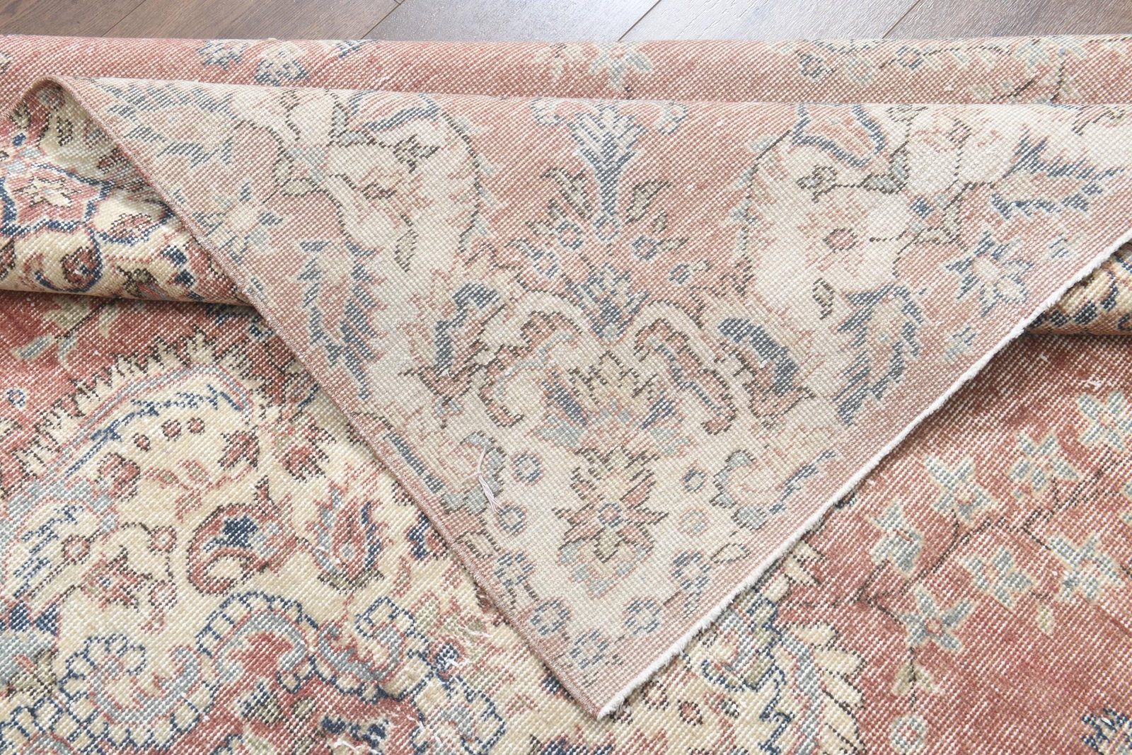 Antique Modern Decor 6'9" x 10'2" - 7