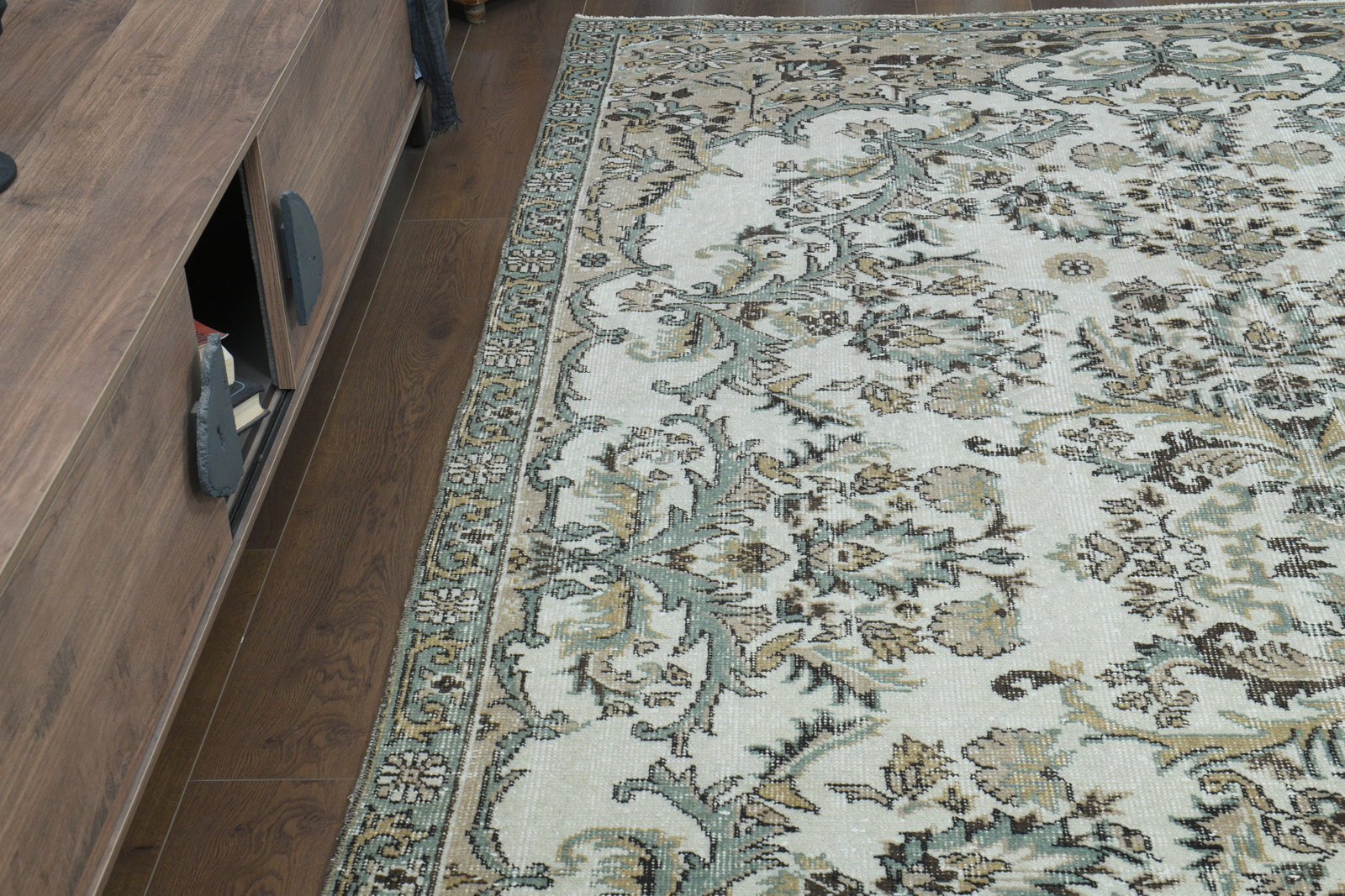 6.4x10.6 ft, FLORAL AREA RUG - 6