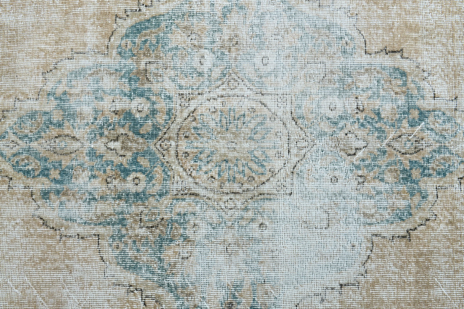 6'8x11'1 ft, OUSHAK AREA RUG - 9