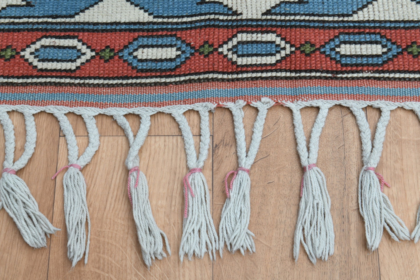 7'4x9'6 ft, TURKISH VINTAGE RUG: Title: 7'4x9'6 ft, TURKISH VINTAGE RUG Description: This Turkish one-of-a-kind Vintage Turkish Rug is hand-knotted and handwoven by the most skilled artisans who use pure wool, in muted, natural