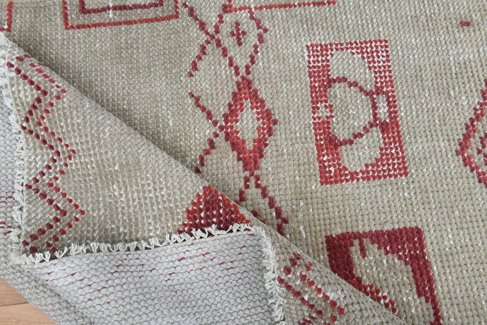5'9x8, FADED BOHO RUG: Title: 5'9x8, FADED BOHO RUG Description: This Turkish one-of-a-kind Vintage Turkish Rug is hand-knotted and handwoven by the most skilled artisans who use pure wool, in muted, natural tones, and styl