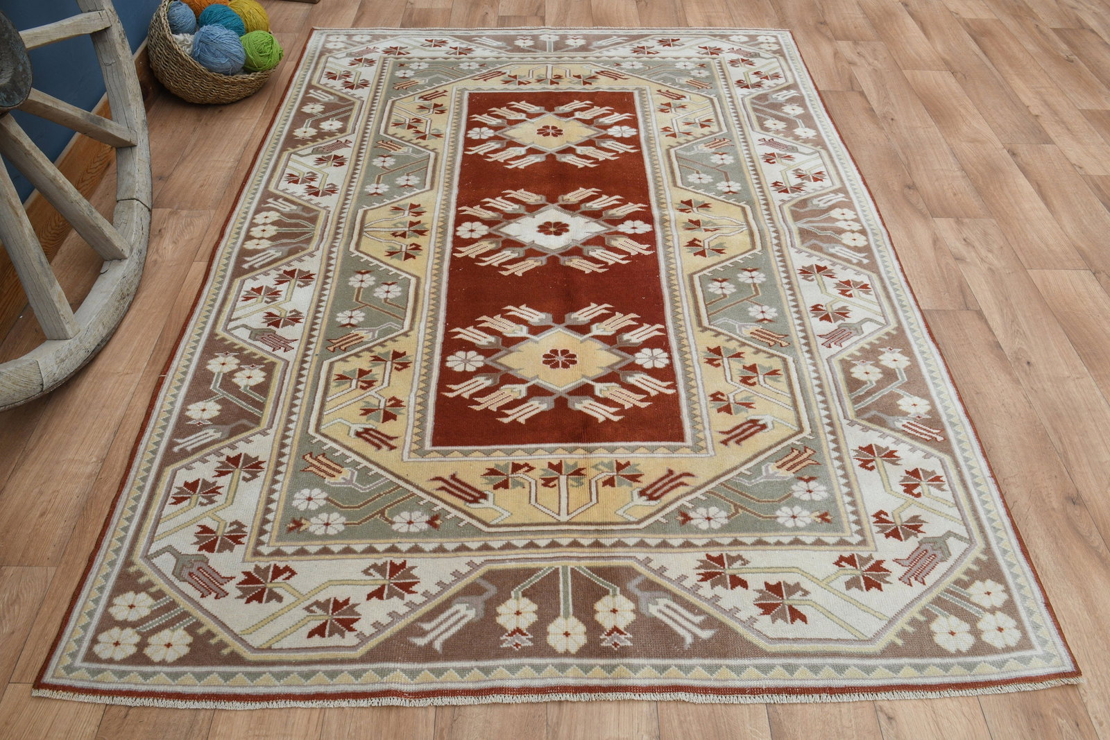 5'4x7'3 ft,BORDEED OUSHAK RUG: Title: 5'4x7'3 ft,BORDEED OUSHAK RUG Description: This Turkish one-of-a-kind Vintage Turkish Rug is hand-knotted and handwoven by the most skilled artisans who use pure wool, in muted, natural tones, 