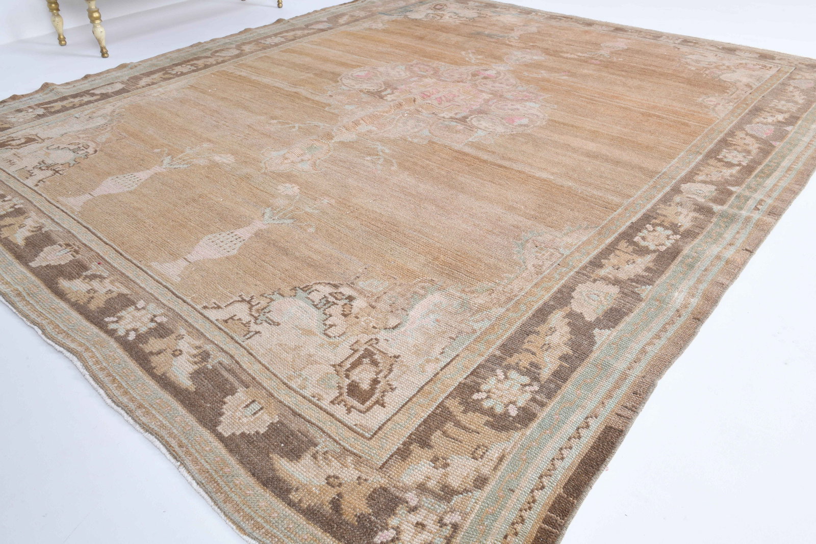 7.5x9.1 ft, TURKISH OUSHAK VINTAGE Rug: Title: 7.5x9.1 ft, TURKISH OUSHAK VINTAGE Rug Description: This Turkish one-of-a-kind Vintage Turkish Rug is hand-knotted and handwoven by the most skilled artisans who use pure wool, in muted, natura