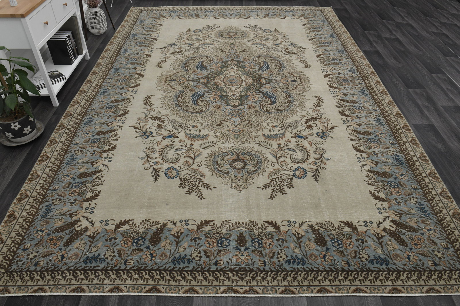 9.9x14.9 ft Oversized Floral Rug,: Title: 9.9x14.9 ft Oversized Floral Rug, Description: This Turkish one-of-a-kind Anatolian Vintage Rug is hand-knotted and handwoven by the most skilled artisans who use pure wool, in muted, natural t