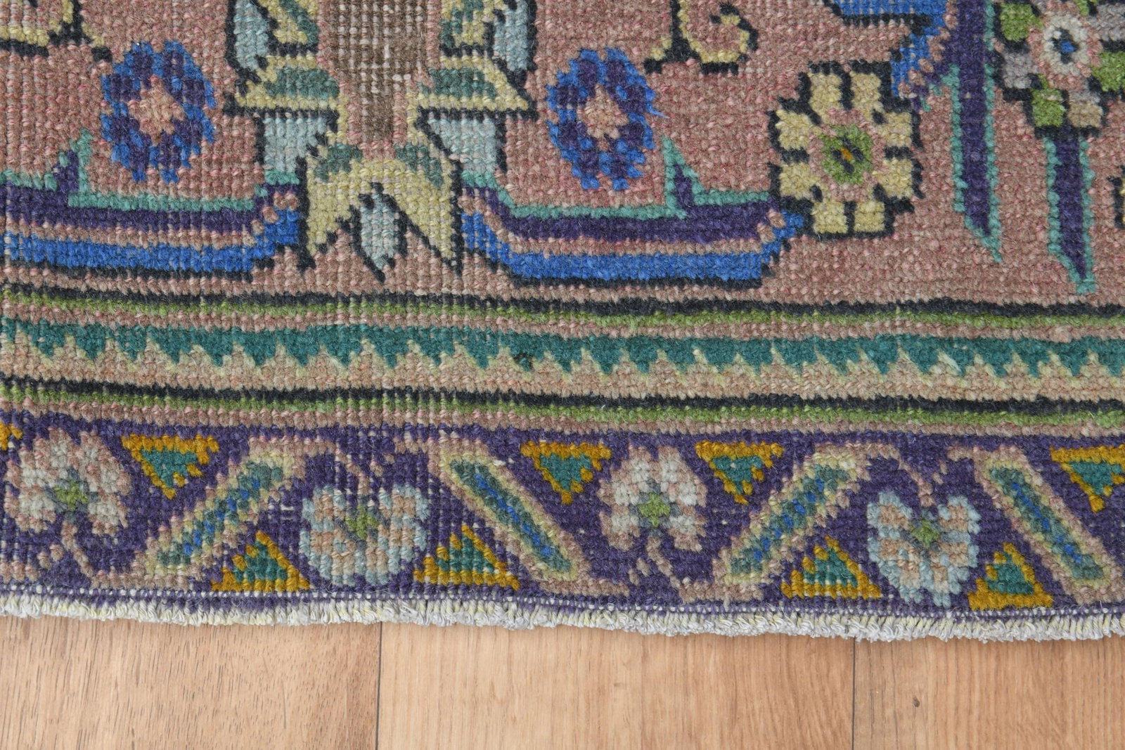 9.3x12.9 ft, PINK Vintage Area rug - 2