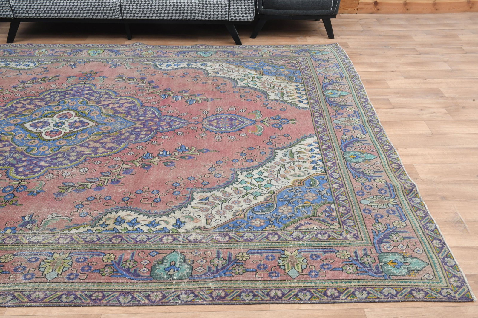 9.3x12.9 ft, PINK Vintage Area rug - 7