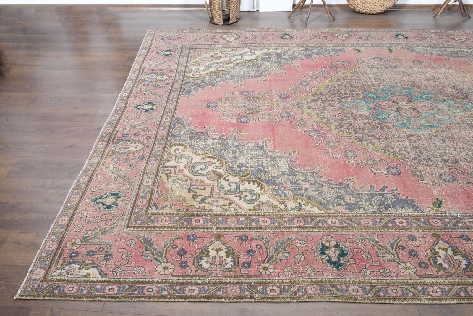 9'7x12'8 ft, PINK MINIMALIST RUG - 8