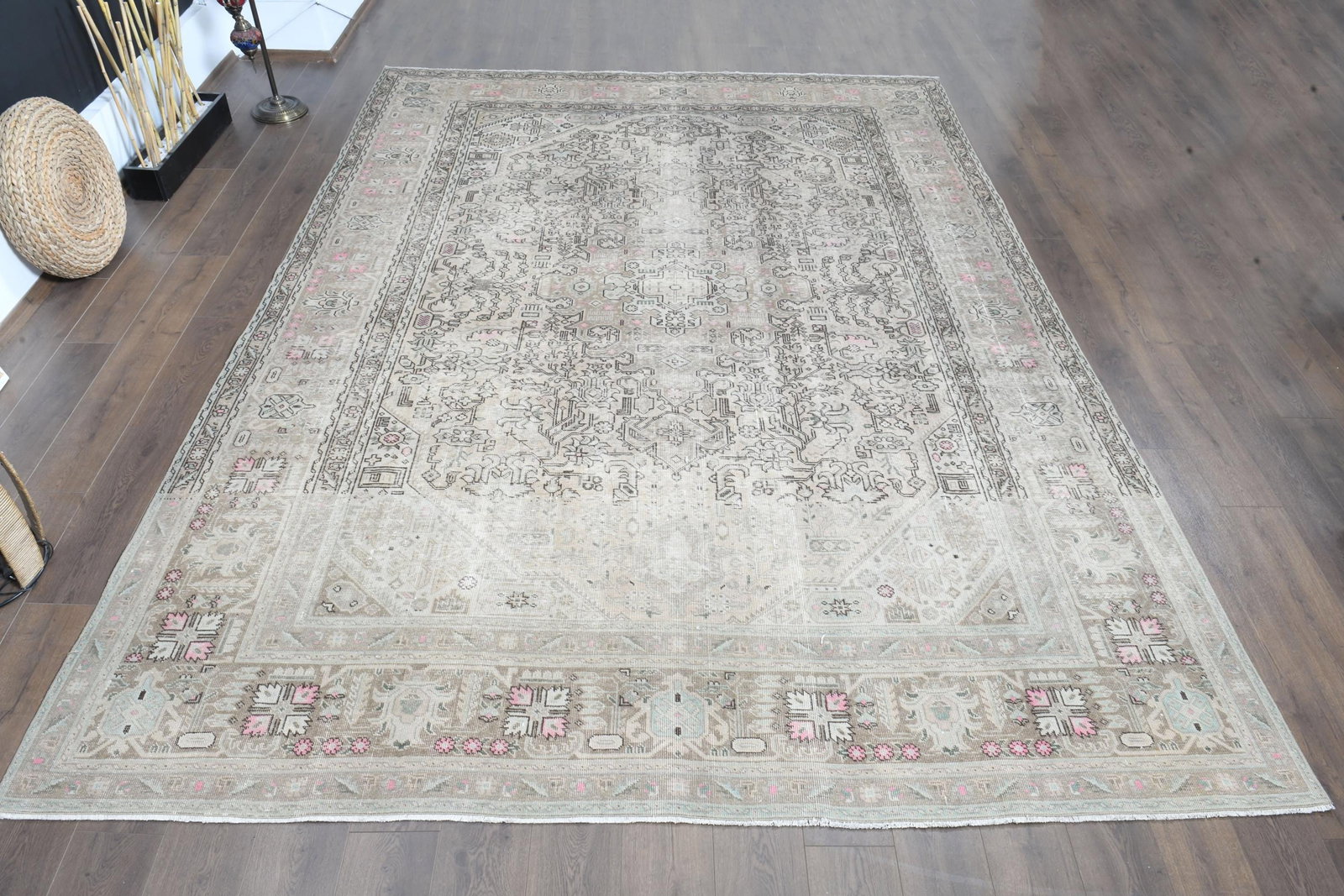 9'4x12'6 ft, PERSIAN OVERSIZED RUG: Title: 9'4x12'6 ft, PERSIAN OVERSIZED RUG Description: This Turkish one-of-a-kind Anatolian Vintage Rug is hand-knotted and handwoven by the most skilled artisans who use pure wool, in muted, natural 
