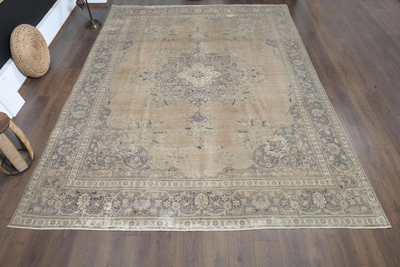 9'7x12'9 ft, ORANGE OVERSIZED RUG, Vintage D?cor: Title: 9'7x12'9 ft, ORANGE OVERSIZED RUG, Vintage D?cor Description: This Turkish one-of-a-kind Anatolian Vintage Rug is hand-knotted and handwoven by the most skilled artisans who use pure wool, in m