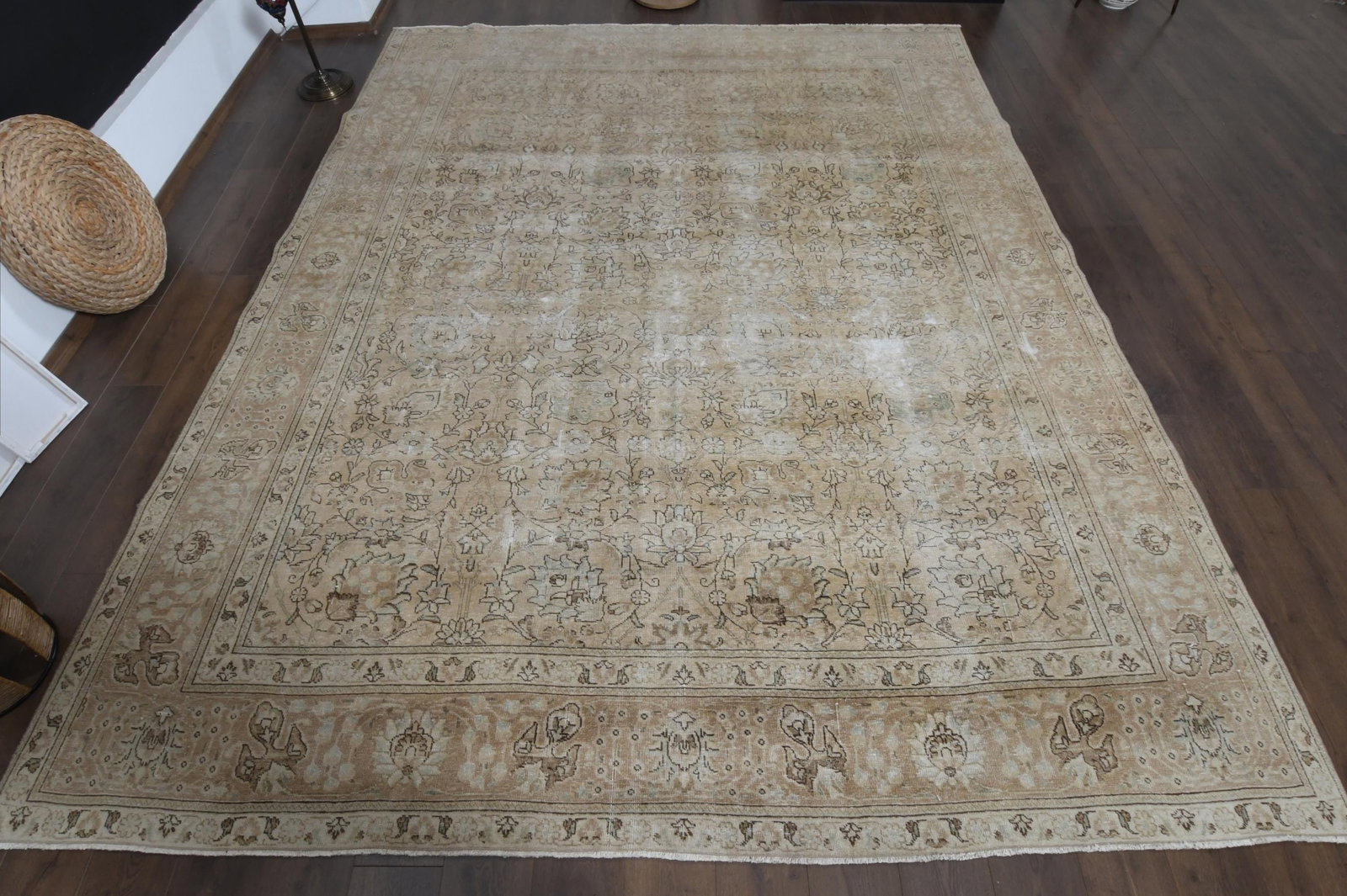 9.8x12 ft, OVERSIZED PERSIAN RUG, Living Room Rug: Title: 9.8x12 ft, OVERSIZED PERSIAN RUG, Living Room Rug Description: This Turkish one-of-a-kind Anatolian Vintage Rug is hand-knotted and handwoven by the most skilled artisans who use pure wool, in 
