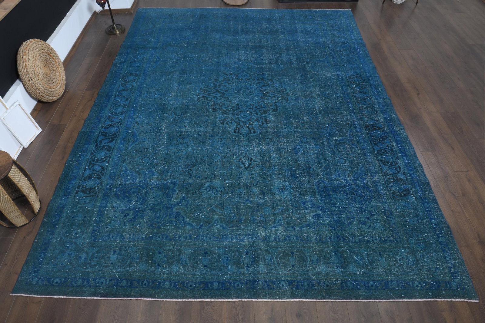 10x13'6 ft, BLUE OVERSIZED RUG, Vintage: Title: 10x13'6 ft, BLUE OVERSIZED RUG, Vintage Description: This Turkish one-of-a-kind Anatolian Vintage Rug is hand-knotted and handwoven by the most skilled artisans who use pure wool, in muted,