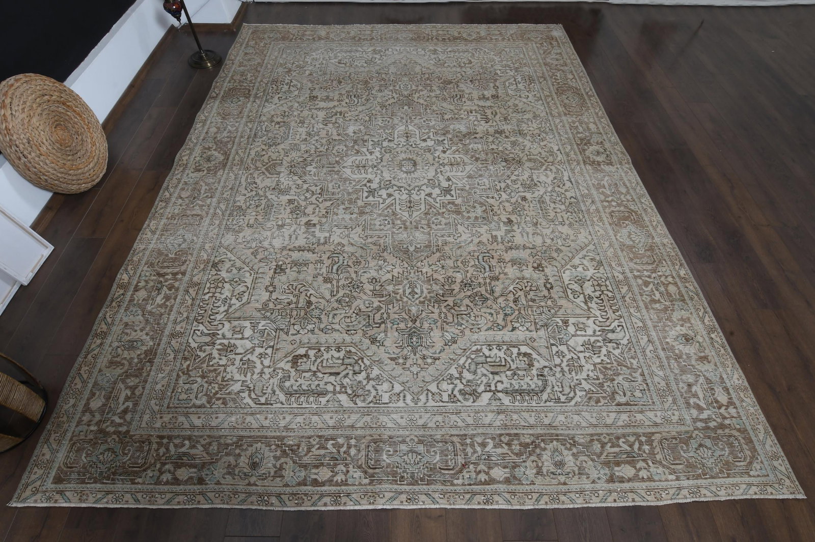 9.2x12.1 ft, LUxURY VINTAGE RUG: Title: 9.2x12.1 ft, LUxURY VINTAGE RUG Description: This Turkish one-of-a-kind Anatolian Vintage Rug is hand-knotted and handwoven by the most skilled artisans who use pure wool, in muted, natural ton