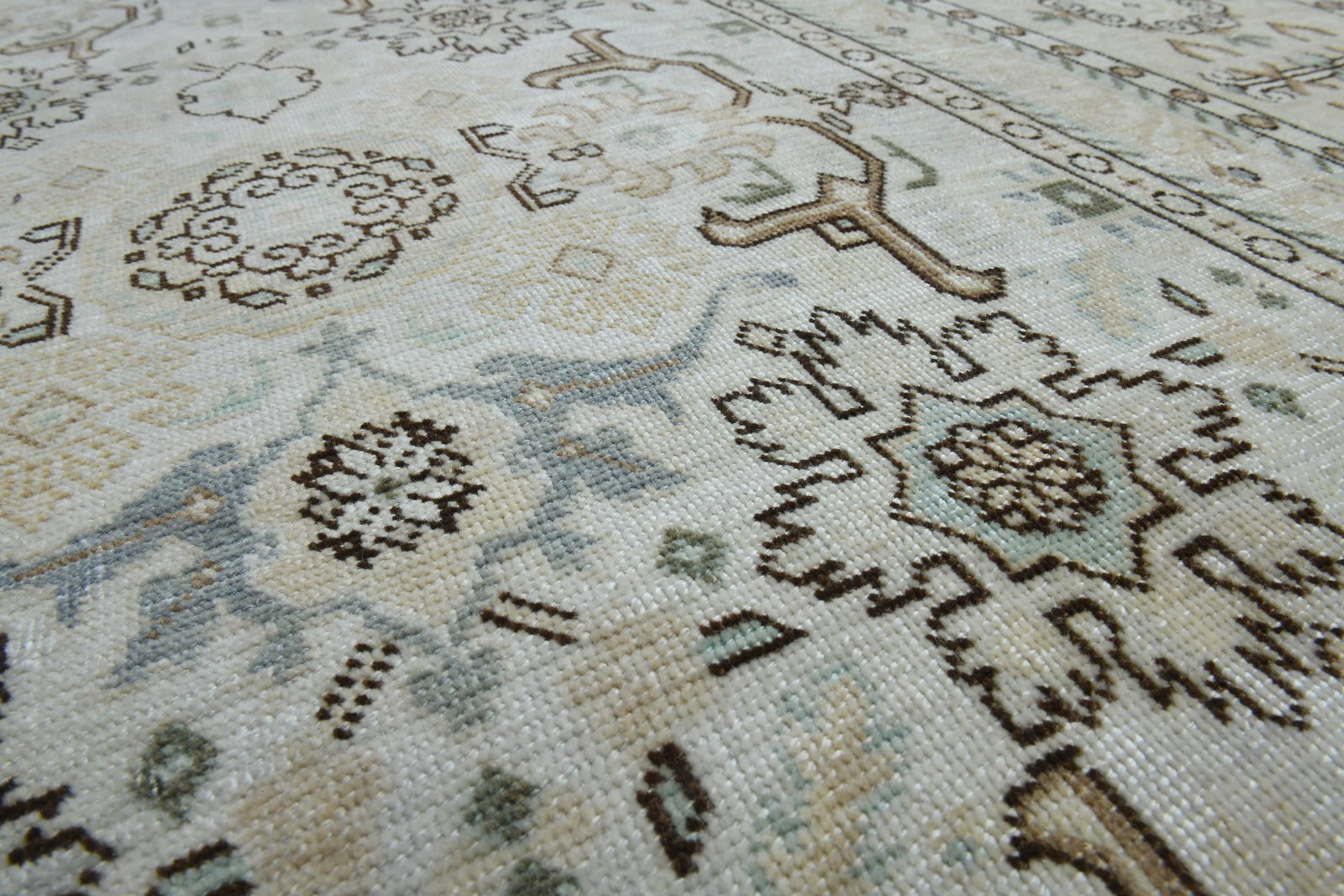 9.2x11.7 ft, NEUTRAL OVERSIZED RUG - 3
