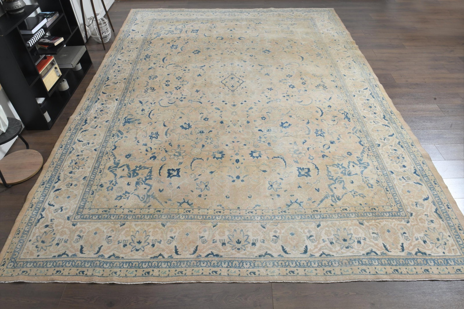 10x13.8 ft, OVERSIZED PERSIAN STYLE Vintage Bohemian Rug: Title: 10x13.8 ft, OVERSIZED PERSIAN STYLE Vintage Bohemian Rug Description: This Turkish one-of-a-kind Anatolian Vintage Rug is hand-knotted and handwoven by the most skilled artisans who use pure