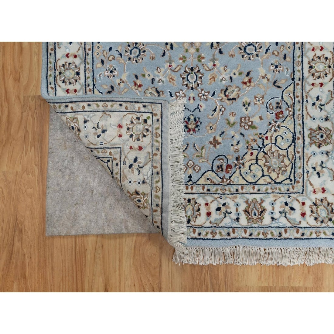 Blue 250 KPSI Hand Knotted Nain Floral Medallion Wool and Silk Rug - 3