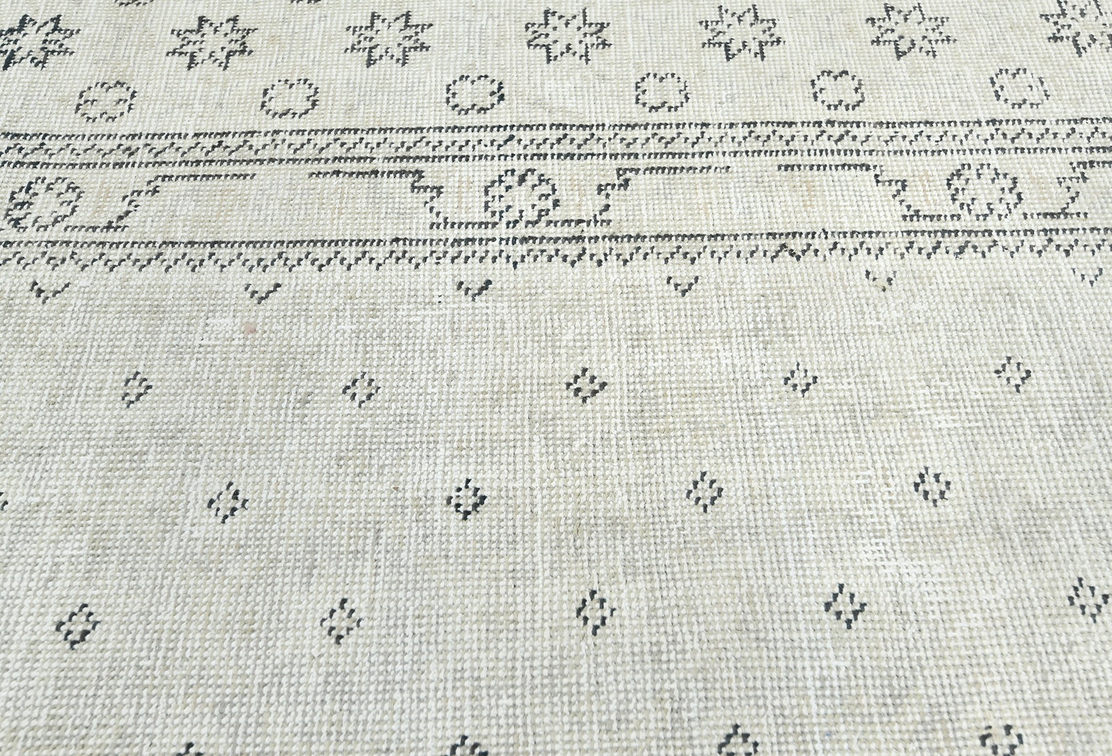 Antique Muted Floral 7'5X10'6 Distressed Vintage Oriental Rug - 8