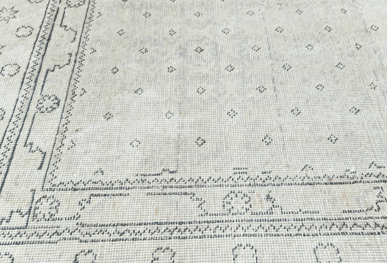 Antique Muted Beige Floral 8X11 Distressed Vintage Oriental Rug - 7