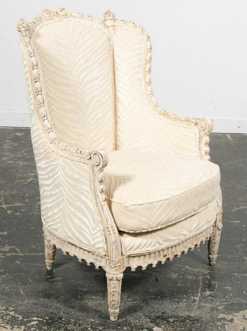 French Louis XVI Style Bergère Armchair with Silk Velvet Upholstery - 2