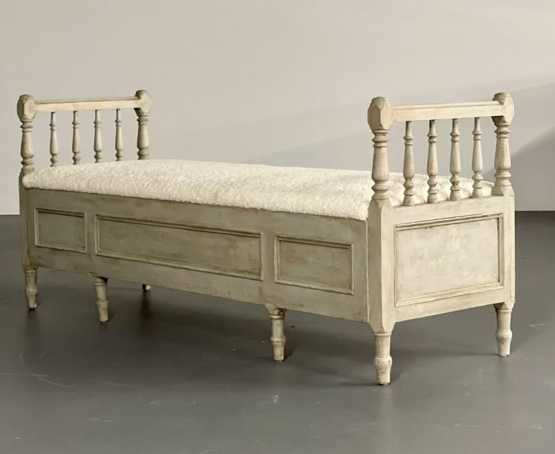 Gustavian Paint Decorated Storage Bench, New Wool Shearling, Sweden, 19th C. - 3