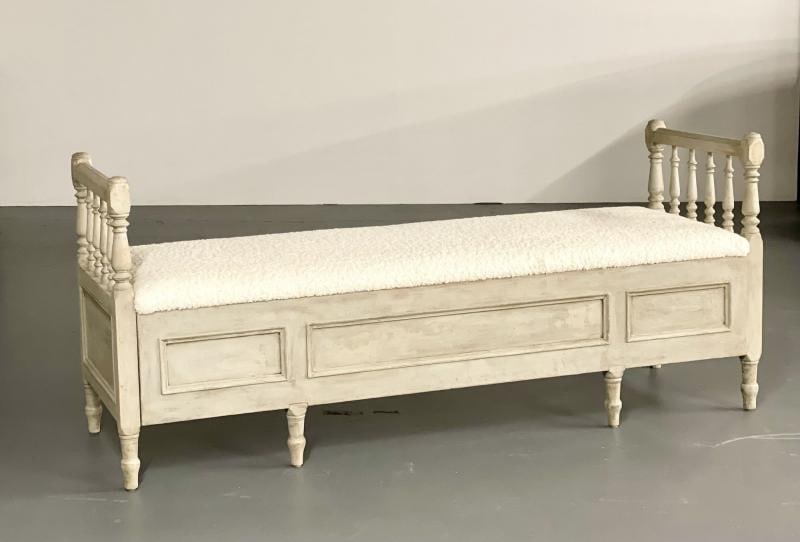 Gustavian Paint Decorated Storage Bench, New Wool Shearling, Sweden, 19th C. - 5