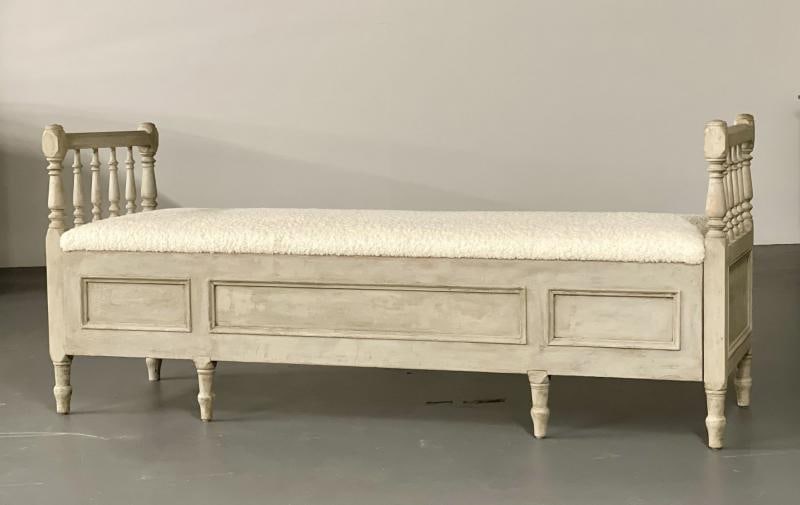 Gustavian Paint Decorated Storage Bench, New Wool Shearling, Sweden, 19th C. - 8