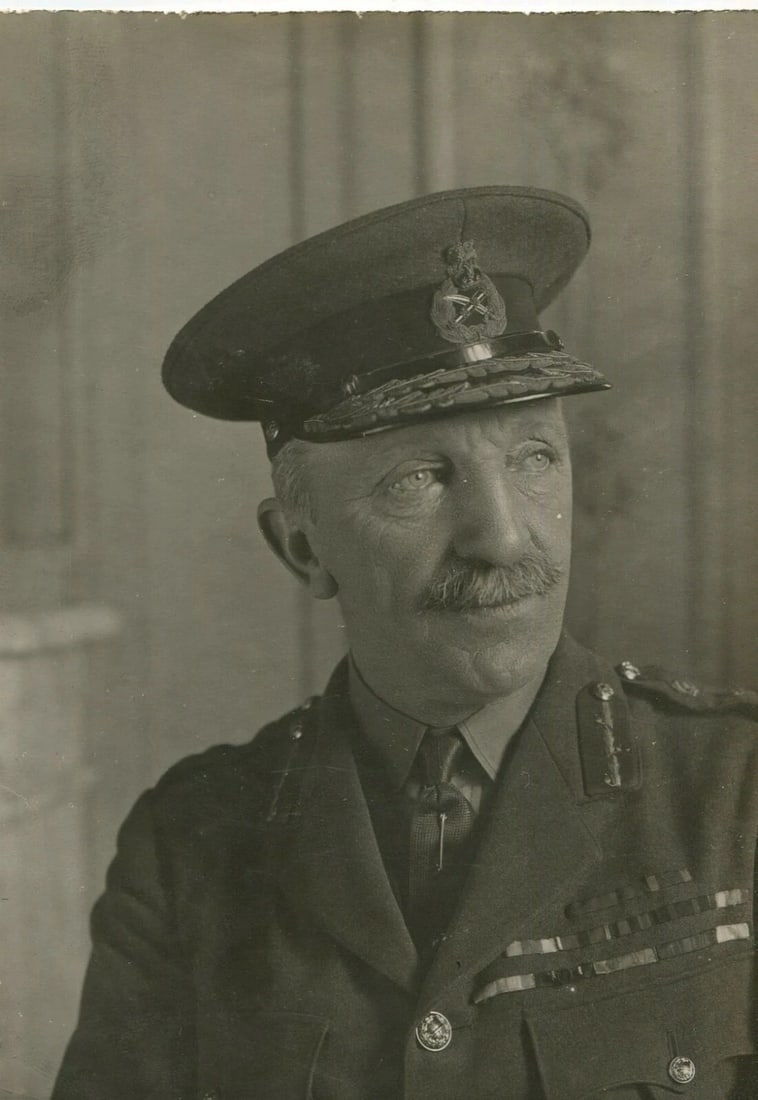 Press Portrait International Army, Military Vintage Photography c. 1930 x5 - 5