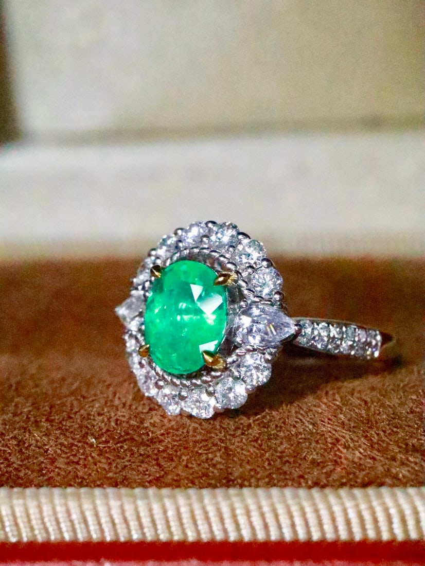 18K Gold Natural Emerald Ring - 2